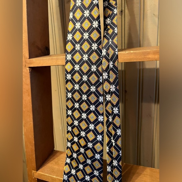 HUGO BOSS TIE - Picture 2 of 3